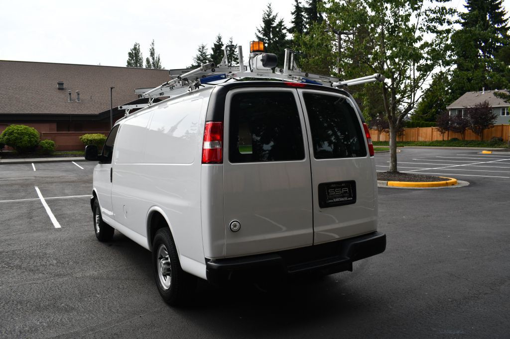 2016 Chevrolet Express Image 10