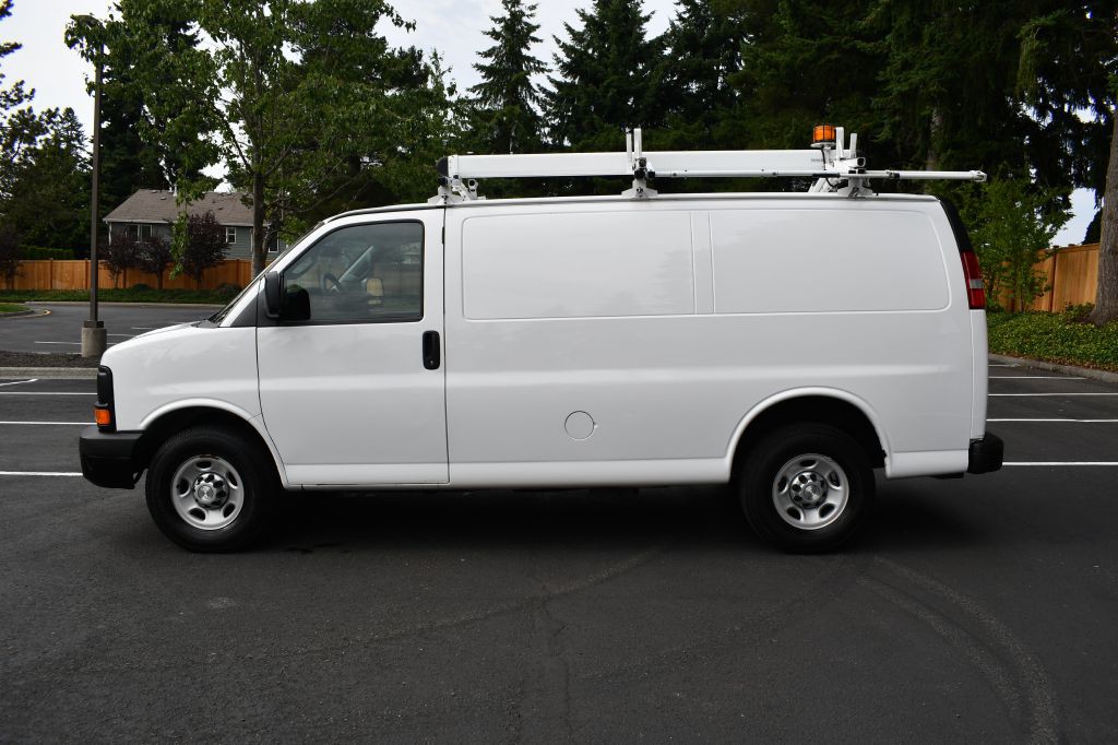 2016 Chevrolet Express Image 12