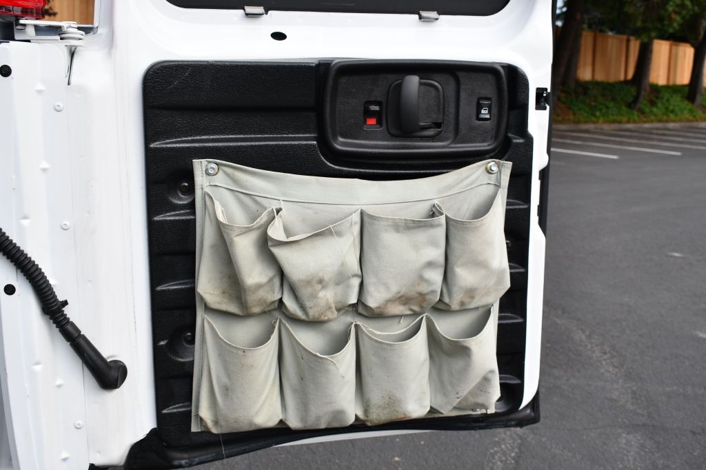 2016 Chevrolet Express Image 16