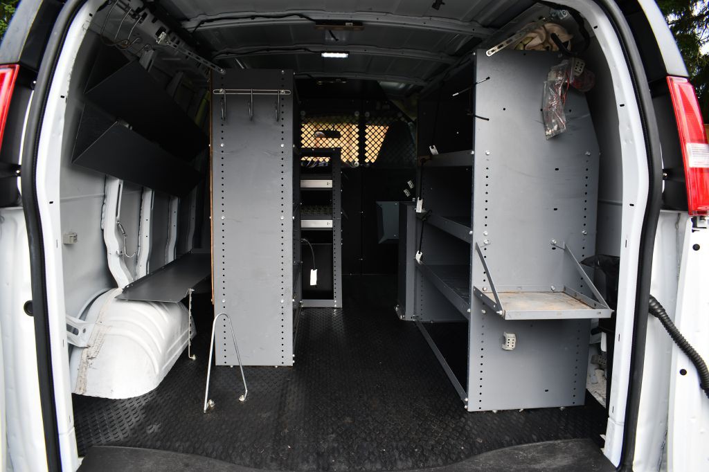 2016 Chevrolet Express Image 17