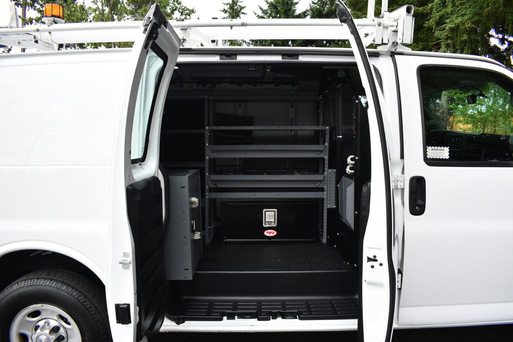 2016 Chevrolet Express Image 20
