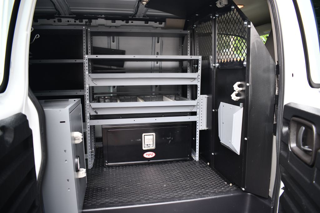 2016 Chevrolet Express Image 21