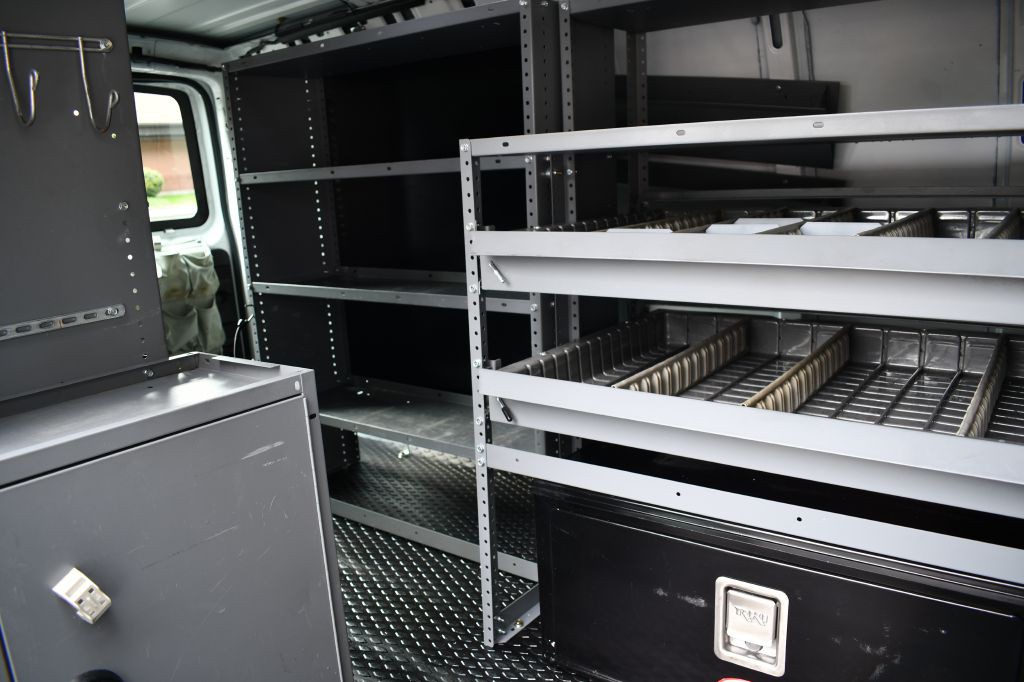 2016 Chevrolet Express Image 23