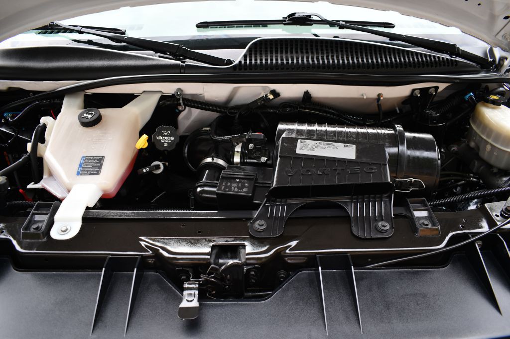 2016 Chevrolet Express Image 34