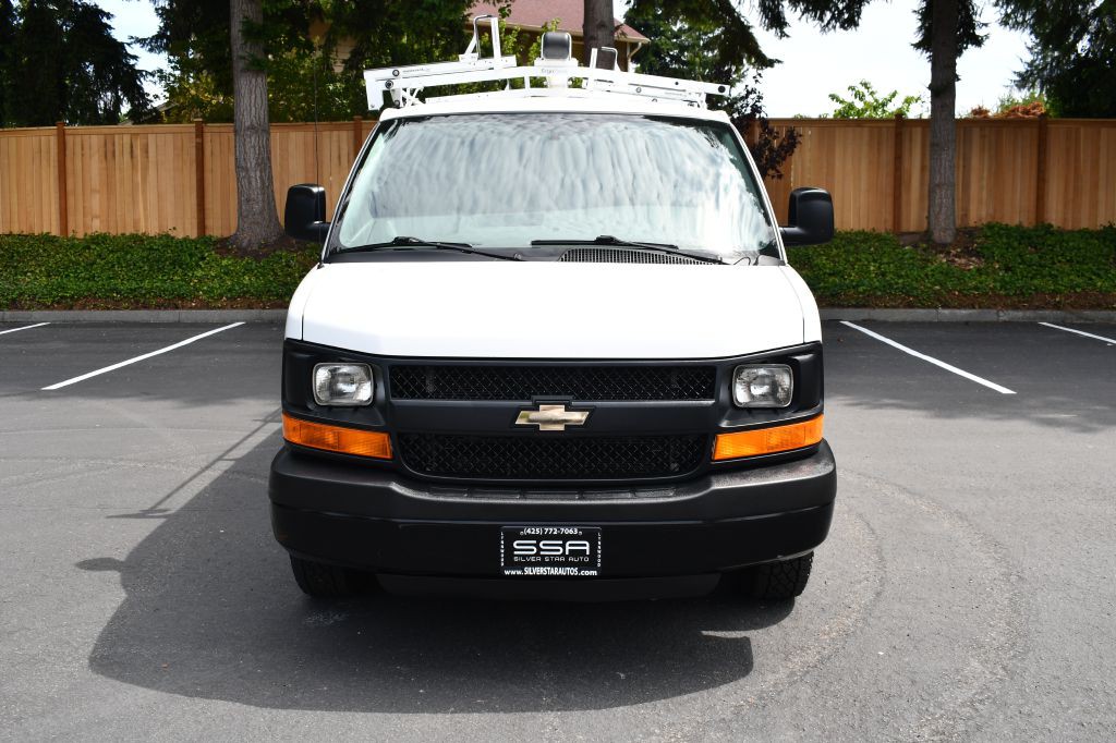 2016 Chevrolet Express Image 2