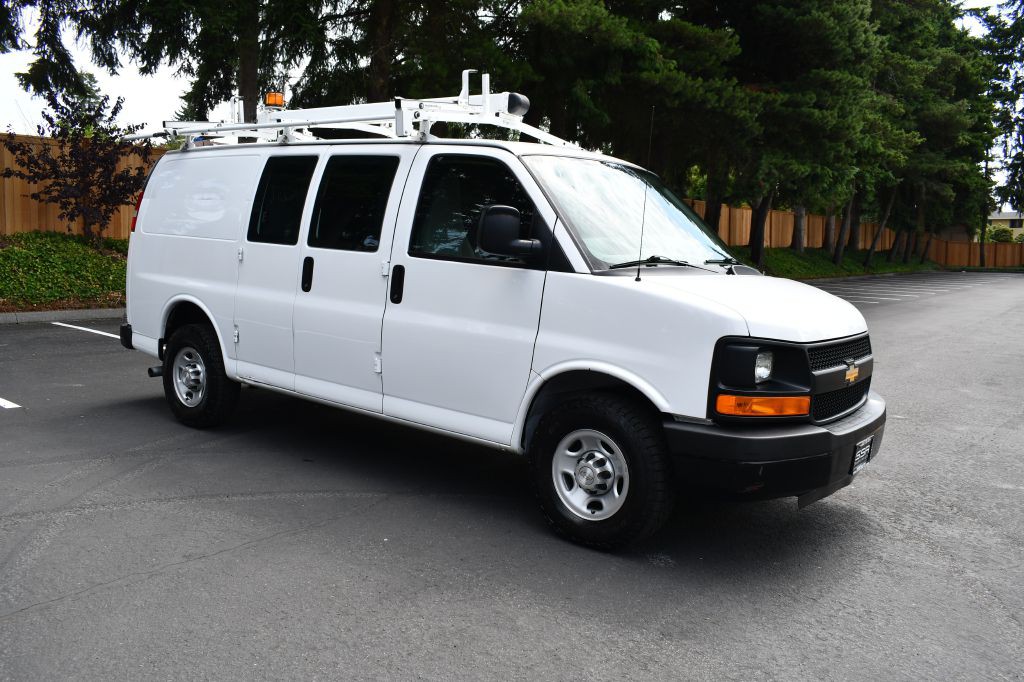 2016 Chevrolet Express Image 4