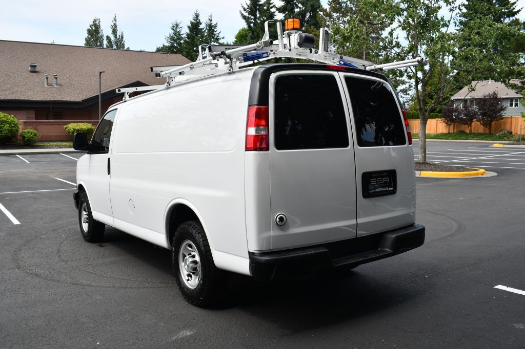 2016 Chevrolet Express Image 9