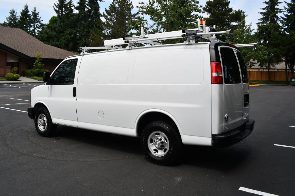2016 Chevrolet Express Image 10