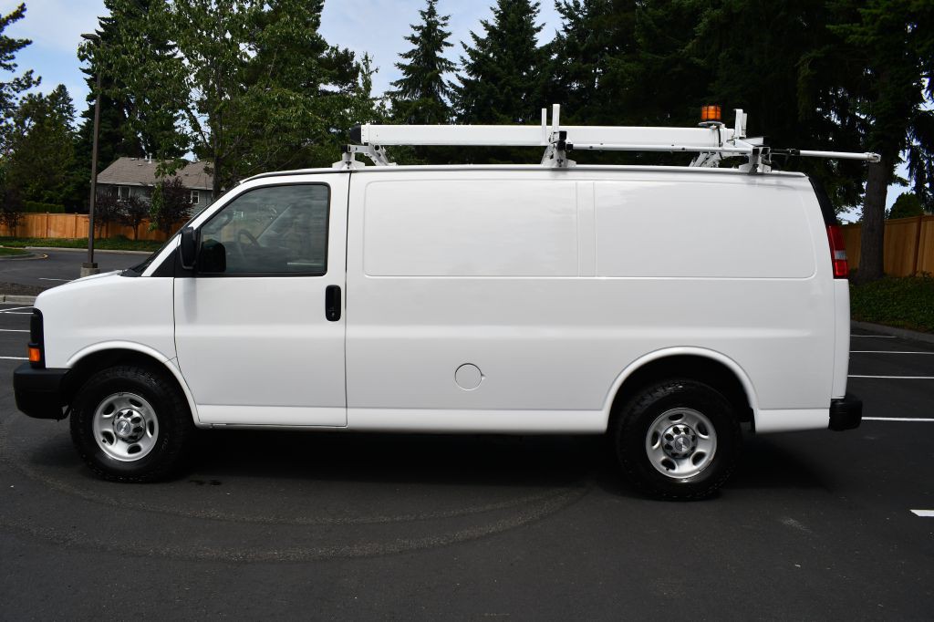 2016 Chevrolet Express Image 11