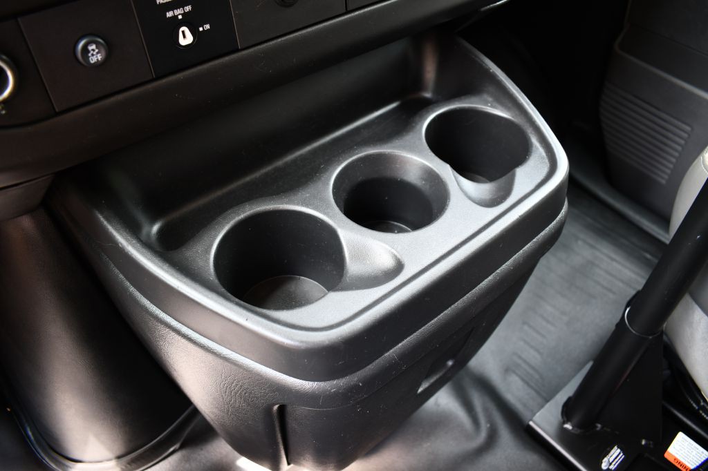 2016 Chevrolet Express Image 33