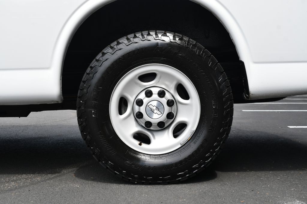 2016 Chevrolet Express Image 43