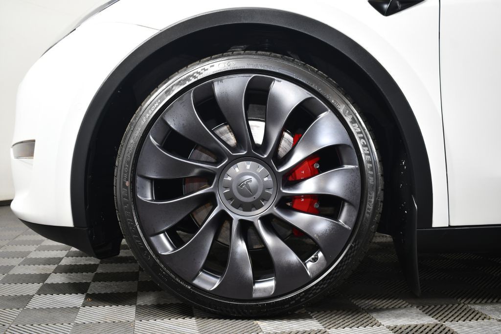 2022 Tesla Model Y Image 16