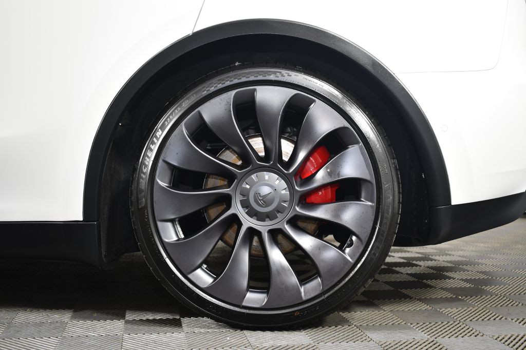 2022 Tesla Model Y Image 17