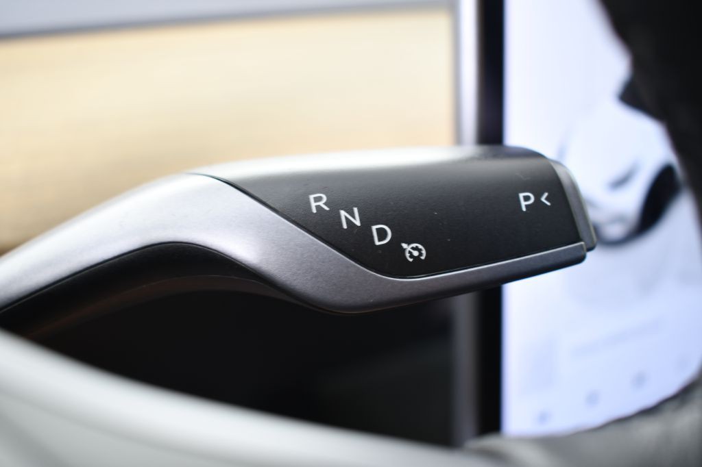 2022 Tesla Model Y Image 25
