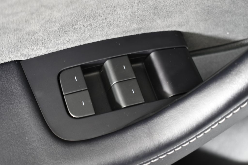 2022 Tesla Model Y Image 35