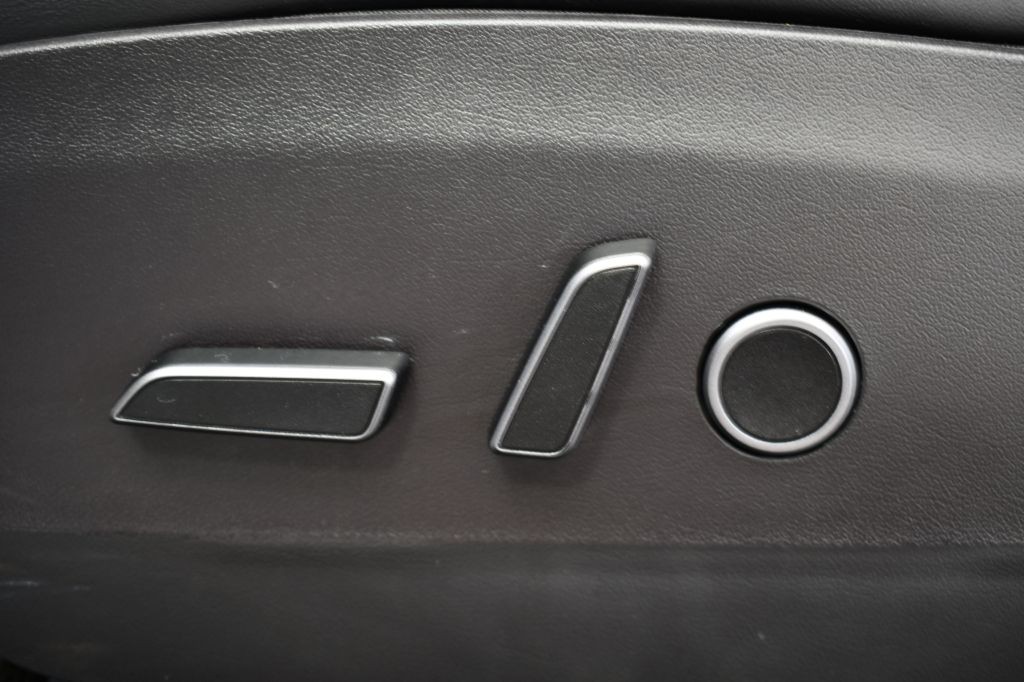 2022 Tesla Model Y Image 36