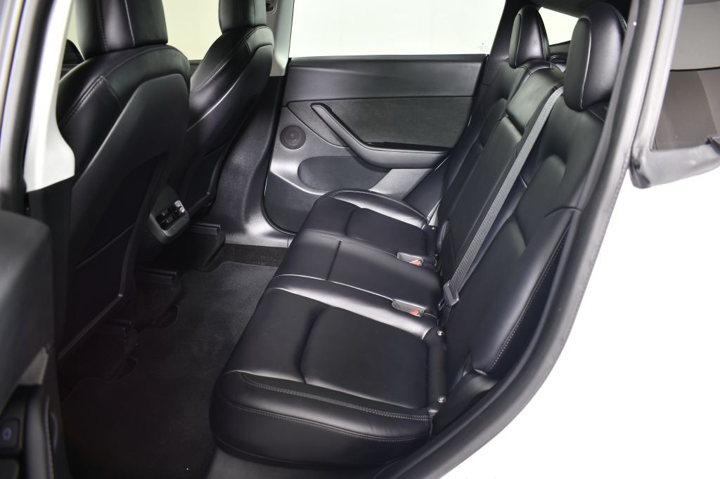 2022 Tesla Model Y Image 27