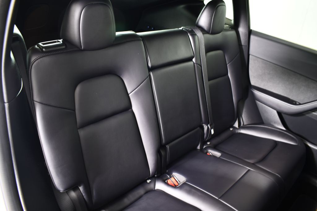 2022 Tesla Model Y Image 28