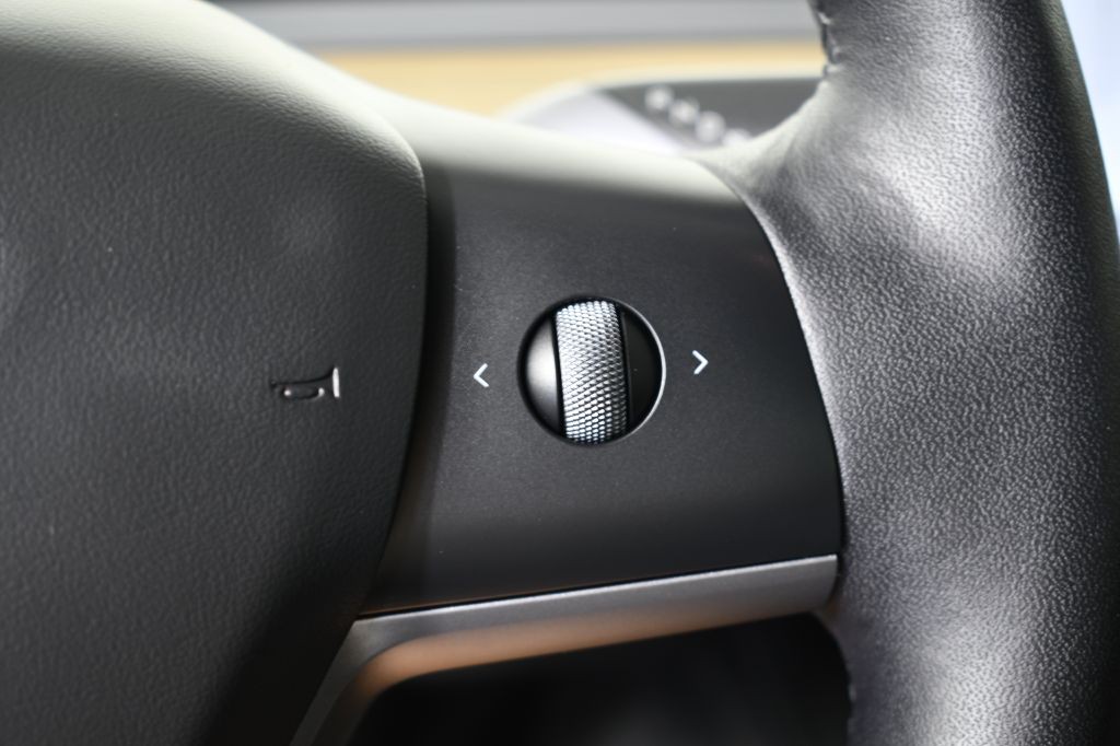 2022 Tesla Model Y Image 32