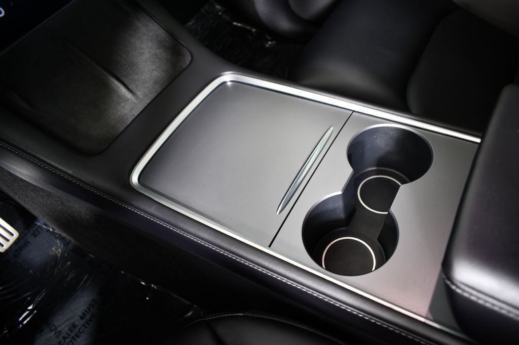 2022 Tesla Model Y Image 35