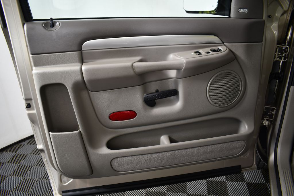 2004 Dodge Ram 2500 Image 43