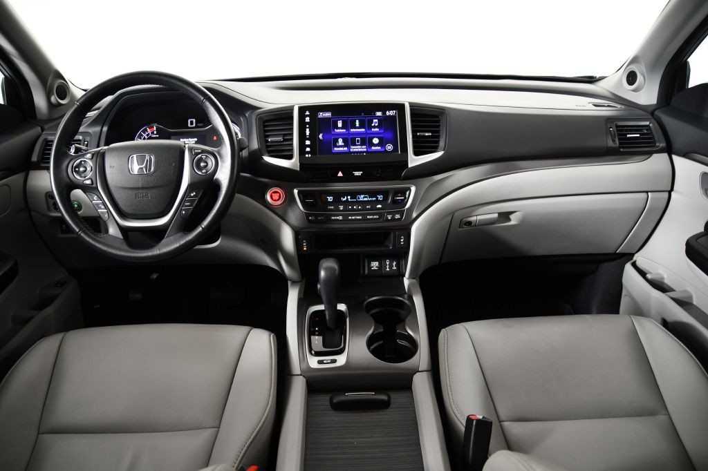 2017 Honda Pilot Image 17