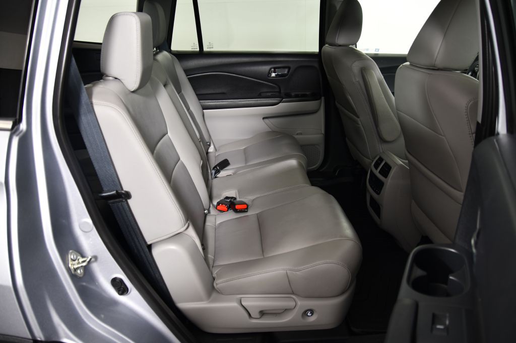 2017 Honda Pilot Image 24