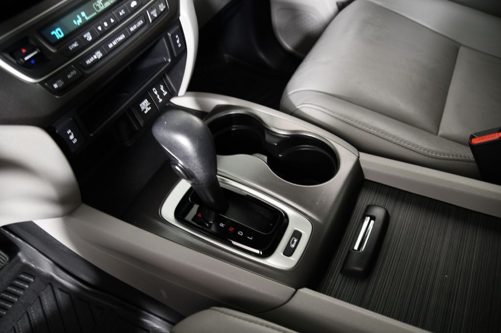 2017 Honda Pilot Image 38