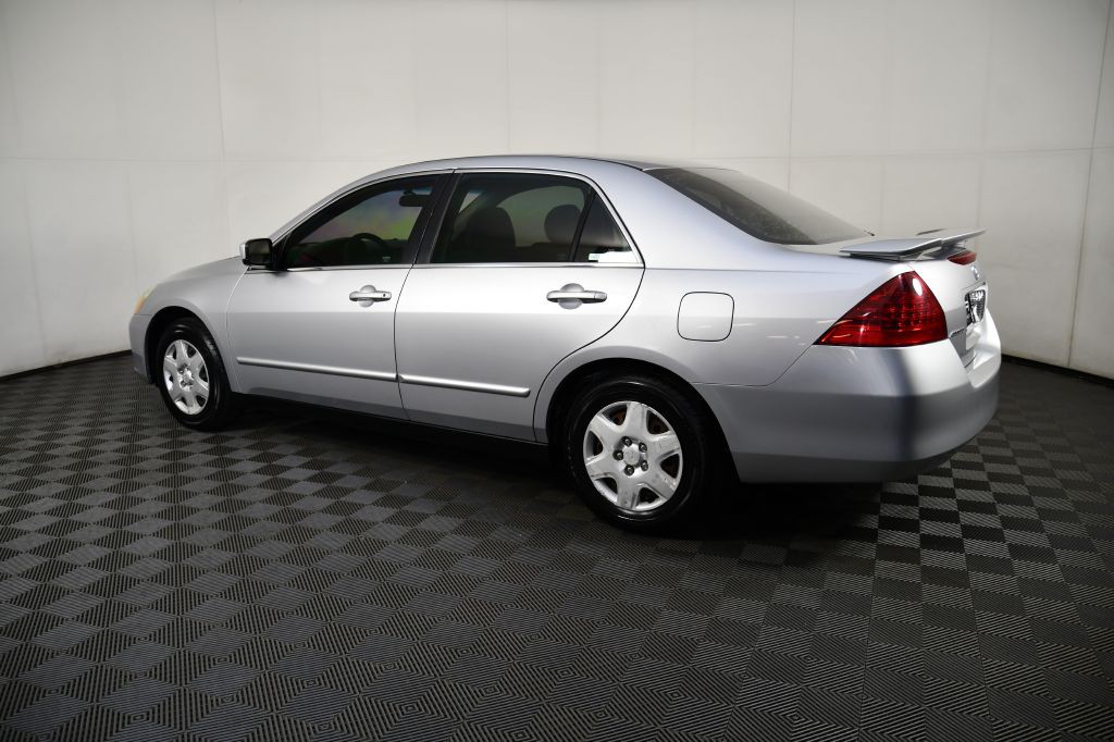 2007 Honda Accord Image 16