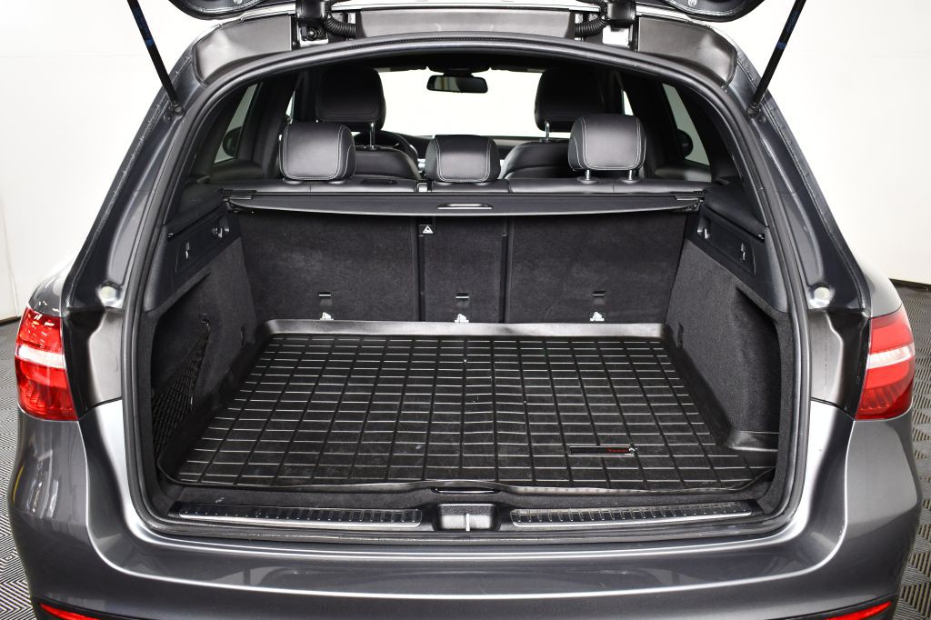 2018 Mercedes-Benz GLC-Class Image 12