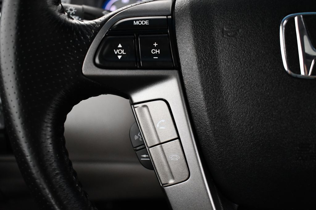 2011 Honda Odyssey Image 32