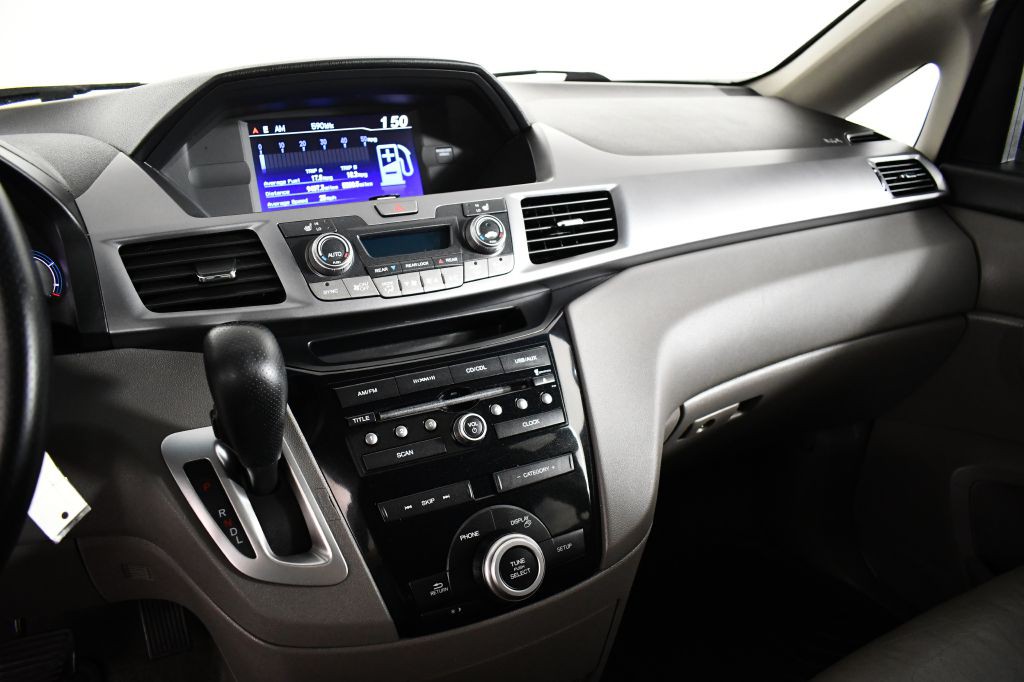 2011 Honda Odyssey Image 35