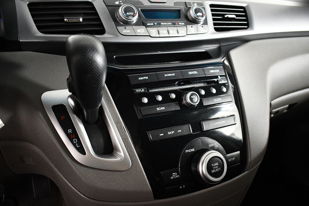 2011 Honda Odyssey Image 38