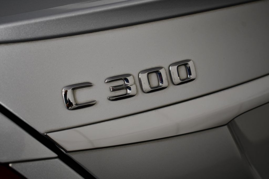 2016 Mercedes-Benz C-Class Image 13