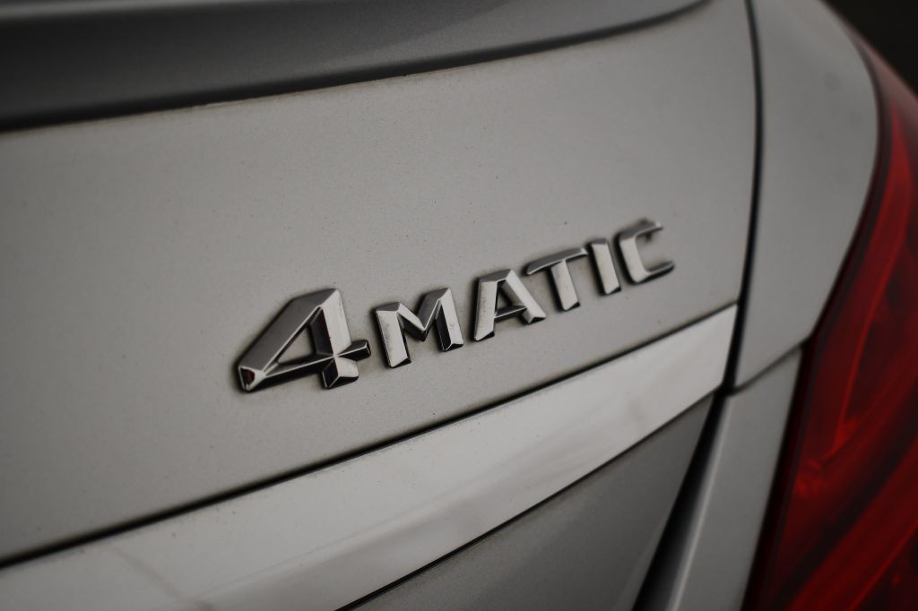 2016 Mercedes-Benz C-Class Image 14