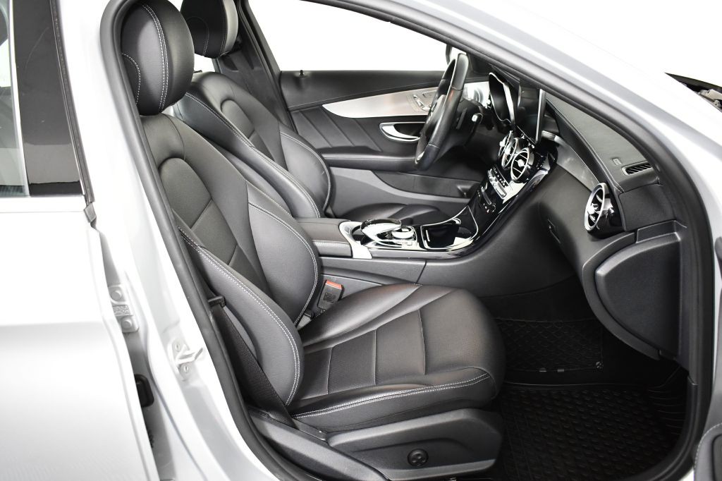 2016 Mercedes-Benz C-Class Image 22