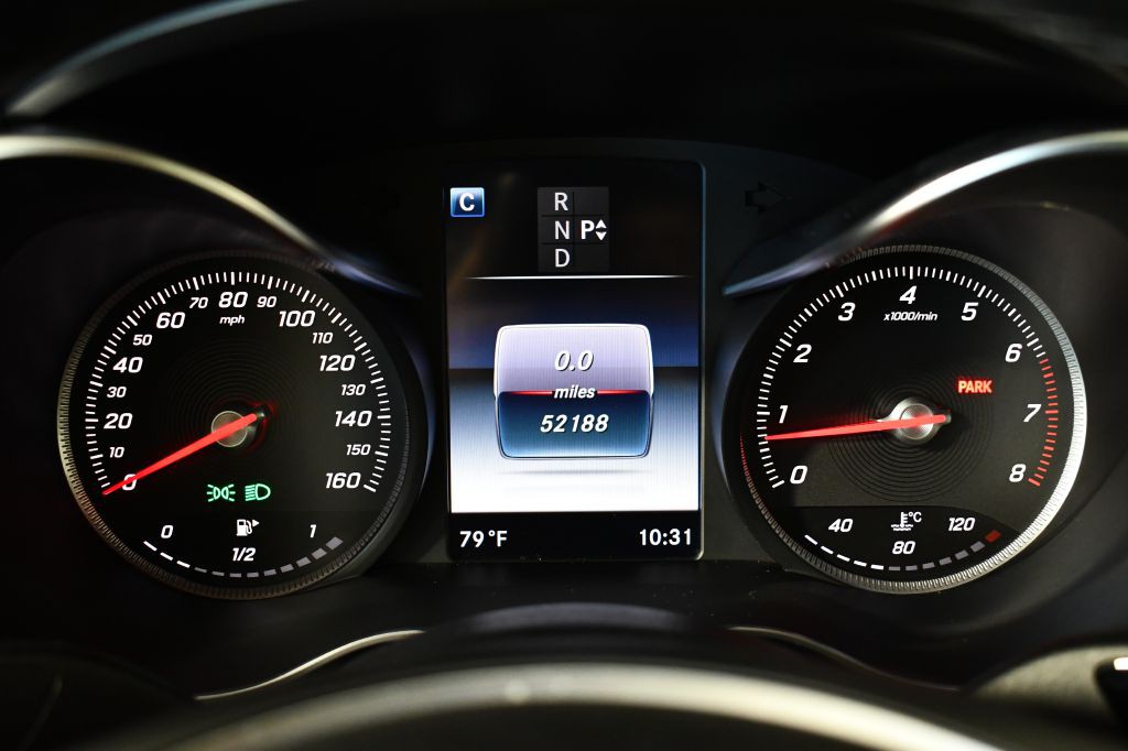 2016 Mercedes-Benz C-Class Image 32