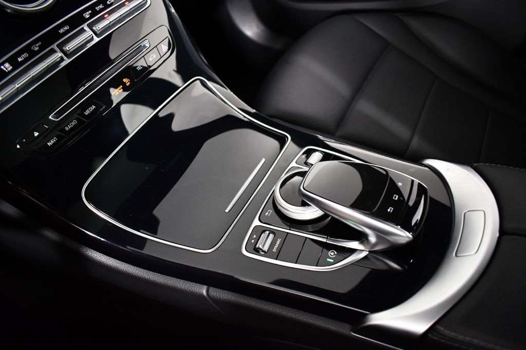 2016 Mercedes-Benz C-Class Image 37