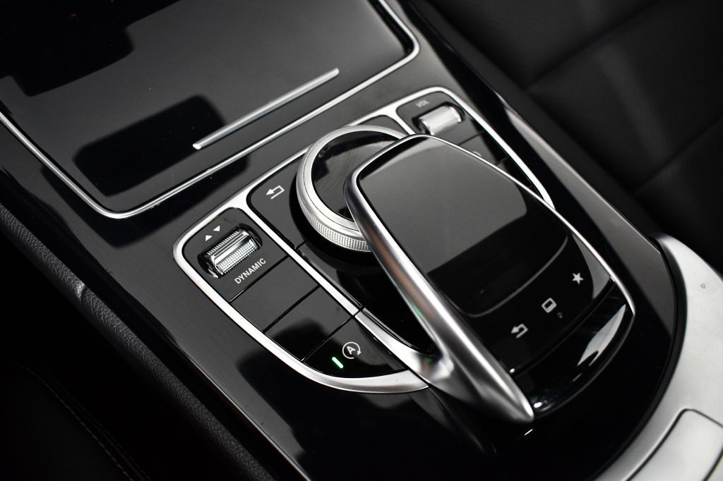 2016 Mercedes-Benz C-Class Image 38