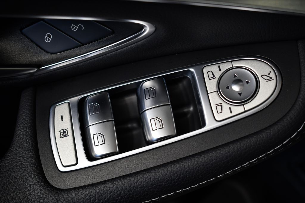 2016 Mercedes-Benz C-Class Image 48