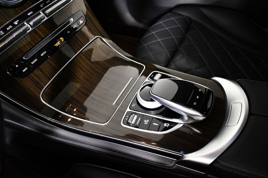 2018 Mercedes-Benz GLC-Class Image 40
