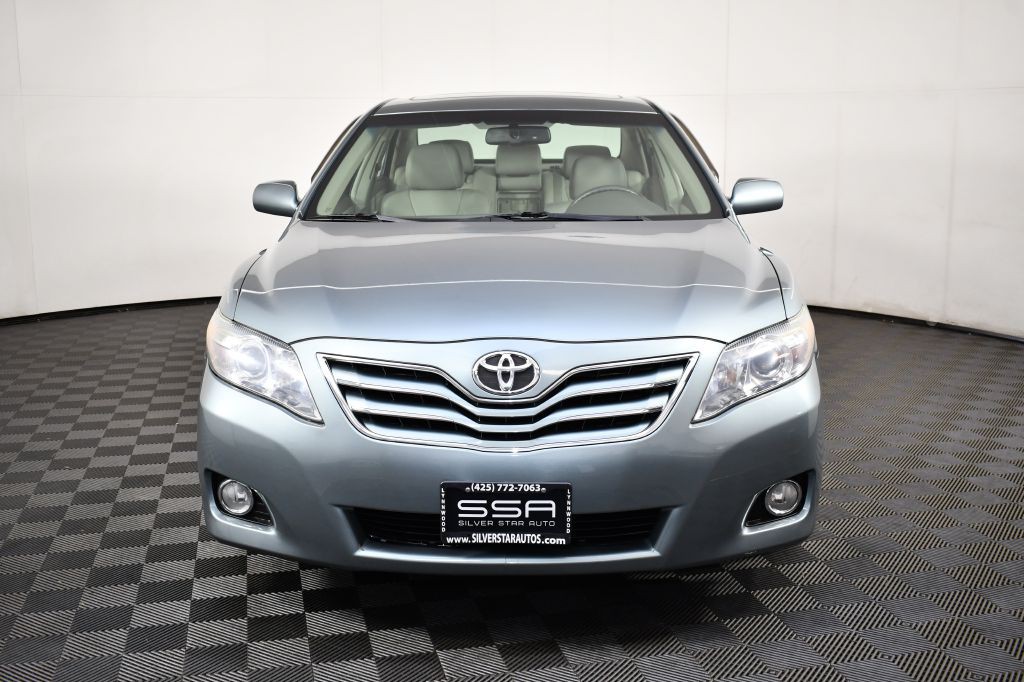 2011 Toyota Camry Image 2
