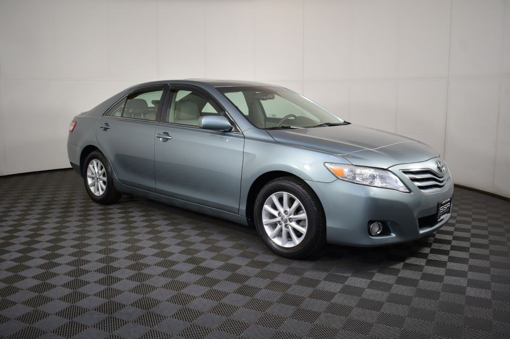 2011 Toyota Camry Image 4