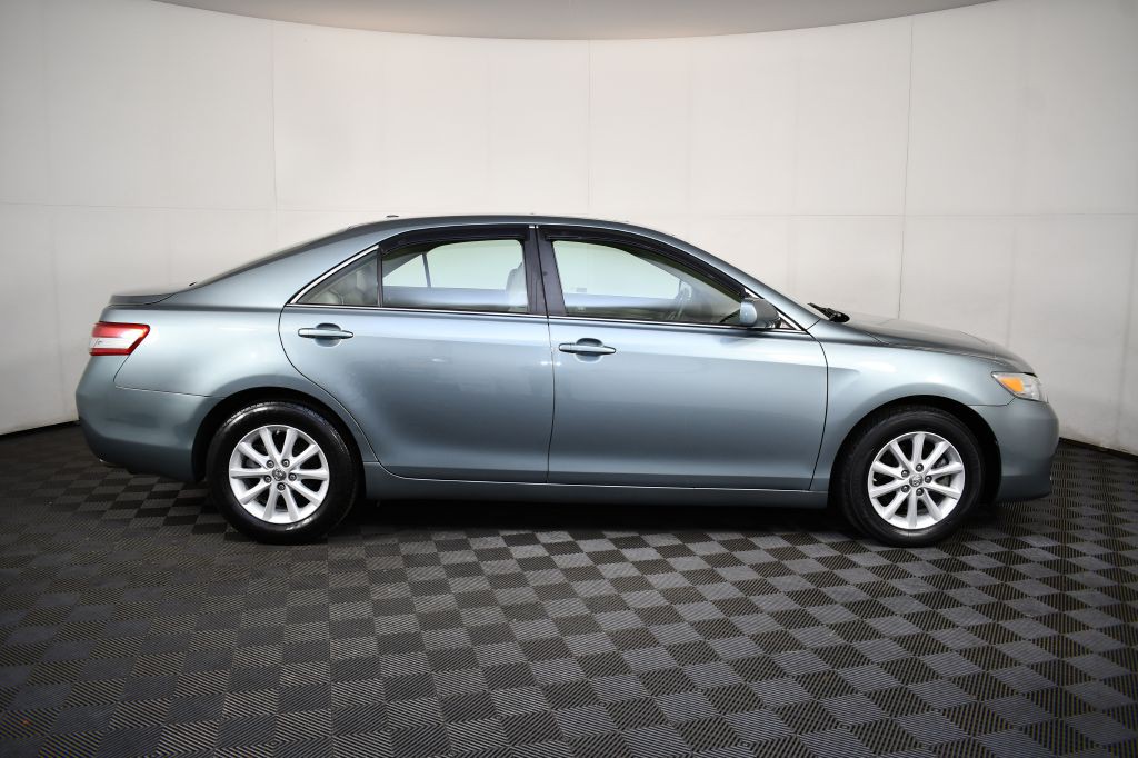2011 Toyota Camry Image 5