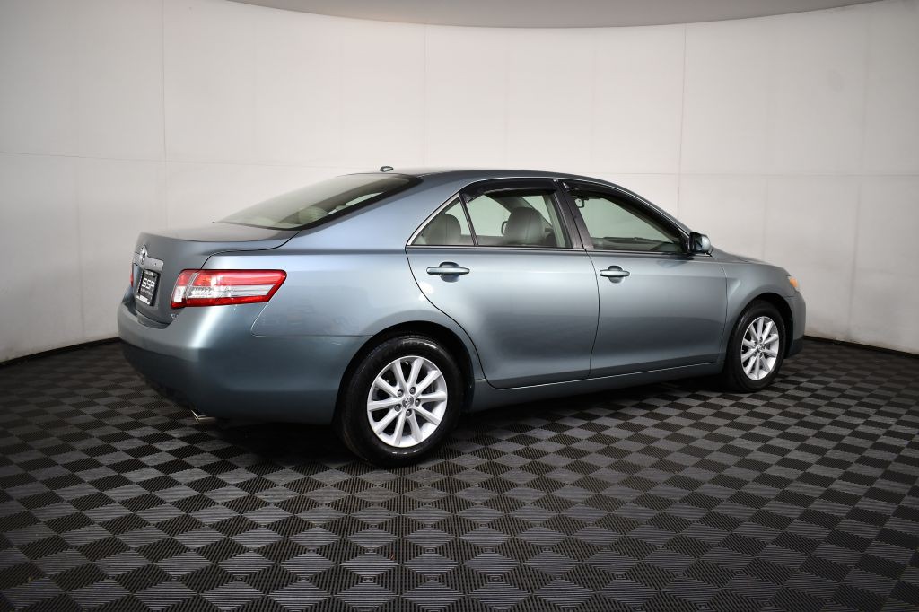 2011 Toyota Camry Image 6