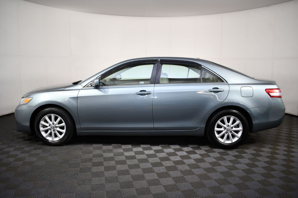 2011 Toyota Camry Image 11