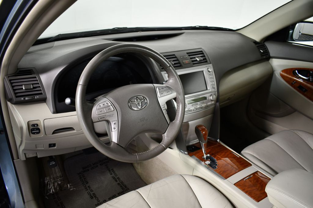 2011 Toyota Camry Image 24