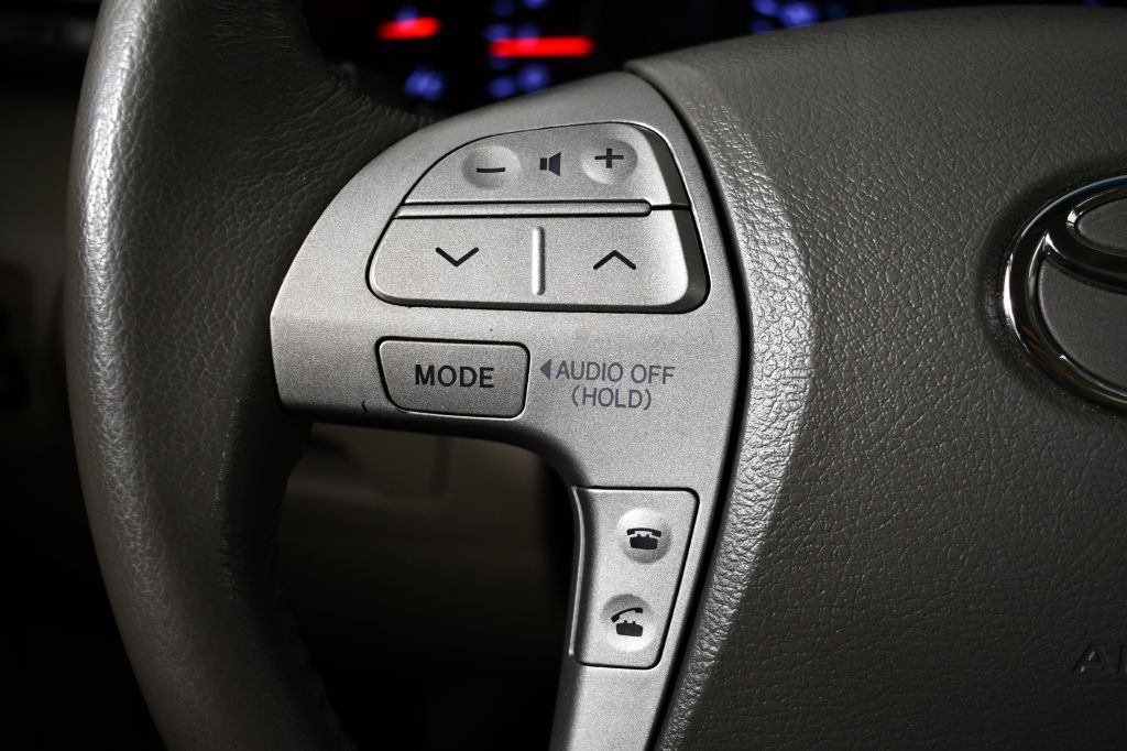 2011 Toyota Camry Image 28
