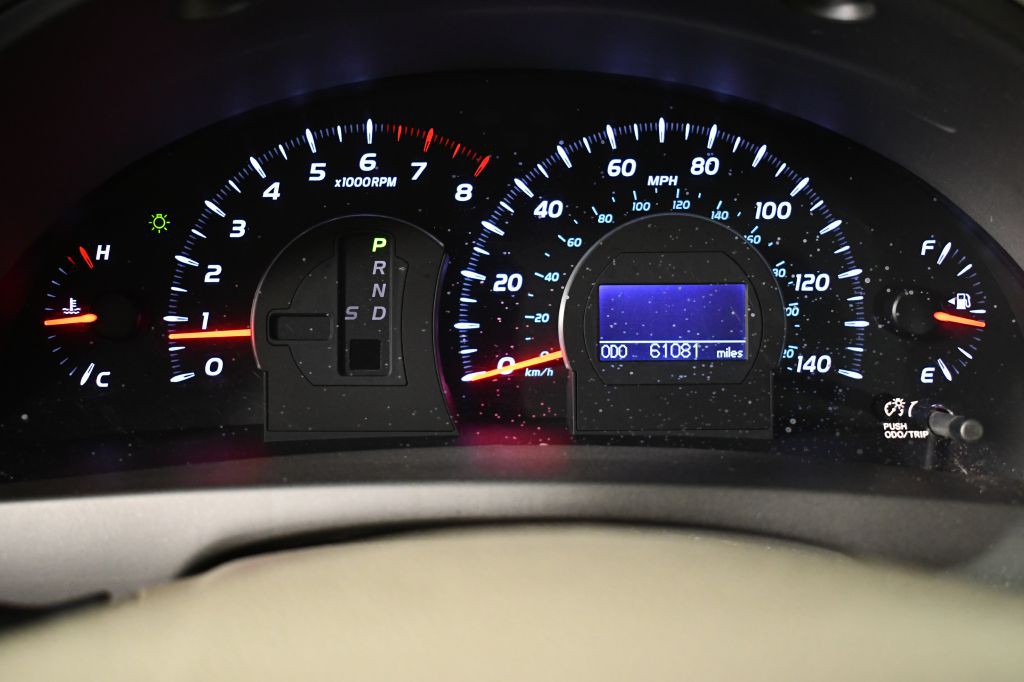 2011 Toyota Camry Image 30