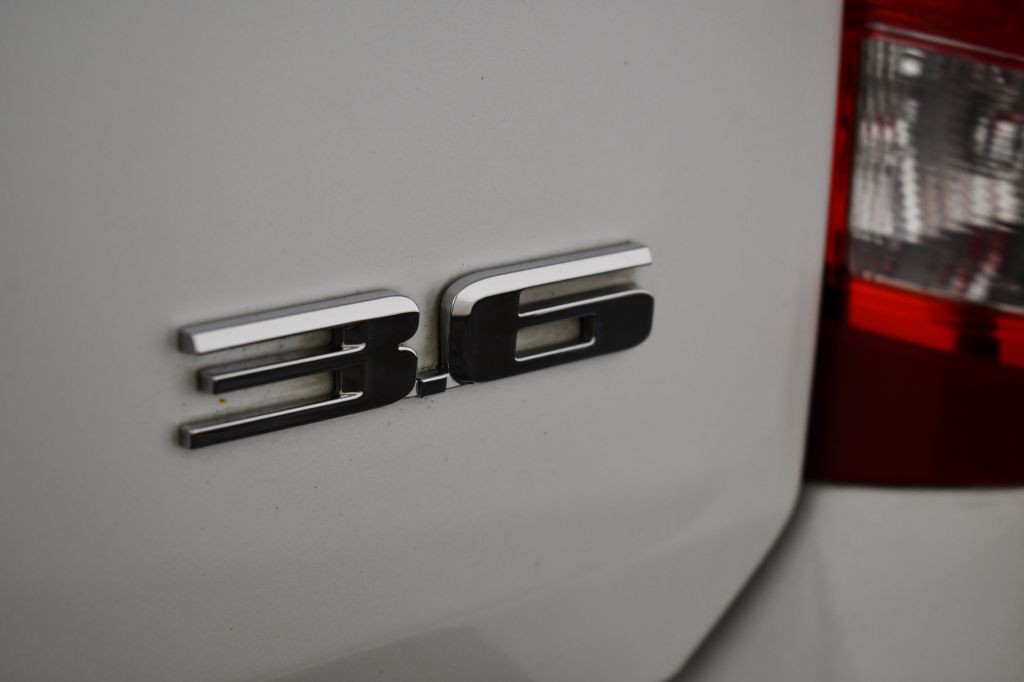 2012 Cadillac SRX Image 16